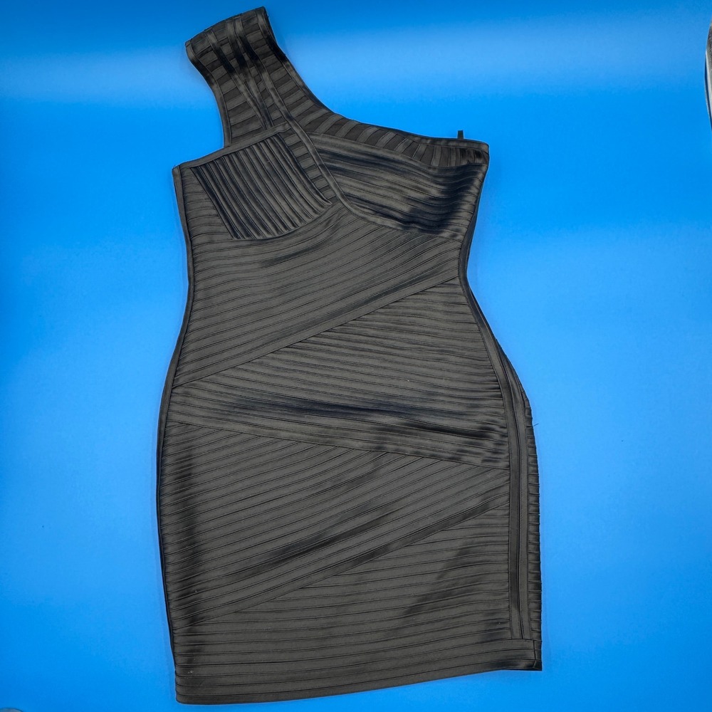 BCBGMAXAZRIA Black One Shoulder Ribbed Bodycon Bandage Cocktail Dress Size 6 - Picture 1 of 6